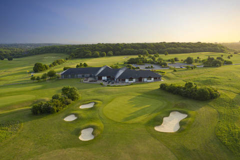 Farleigh 9Th Red 0620 Web